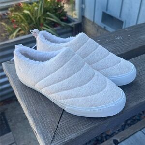 NWT Hurley Arlo Luff Lined Slippers size 7